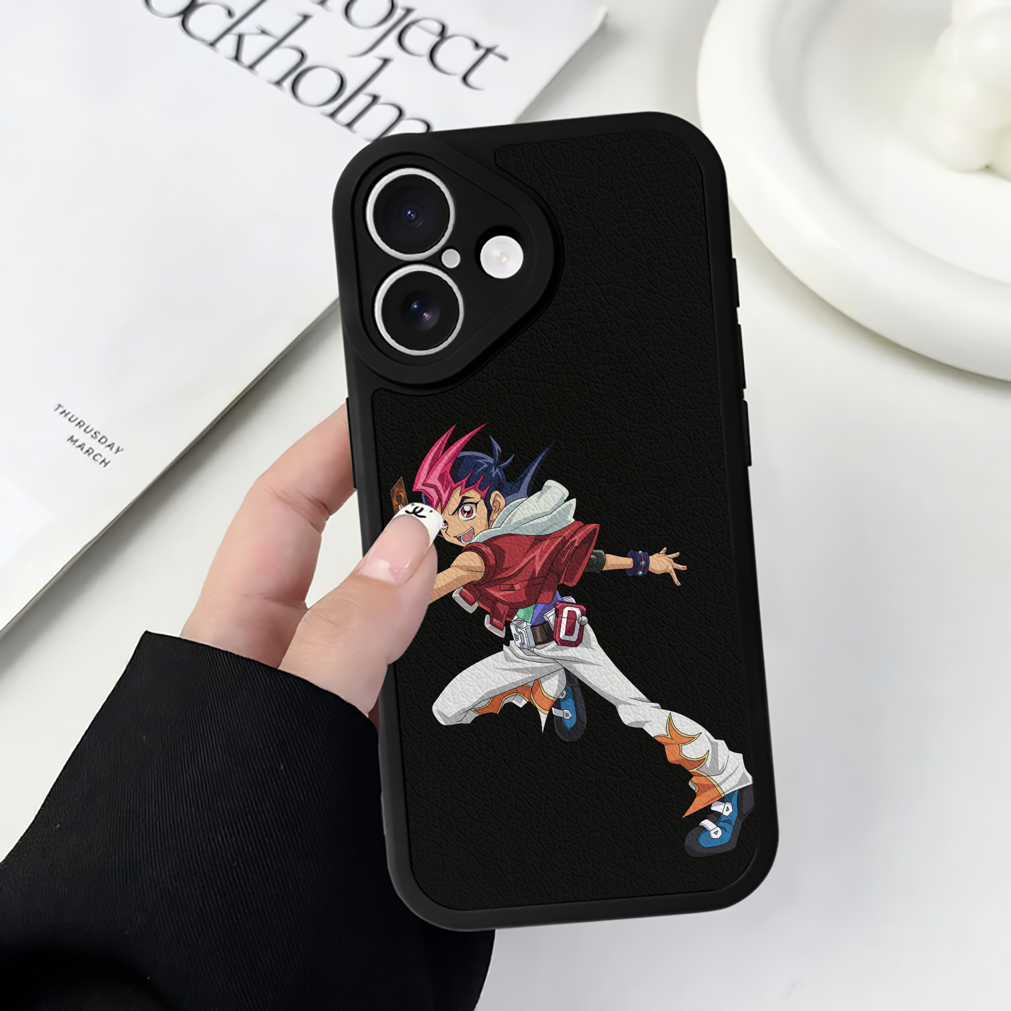 遊☆戯☆王 Yu-Gi-Oh! 【iPhone 16シリーズ対応】シリコンスマホケース（レザー調） 材質：シリコン